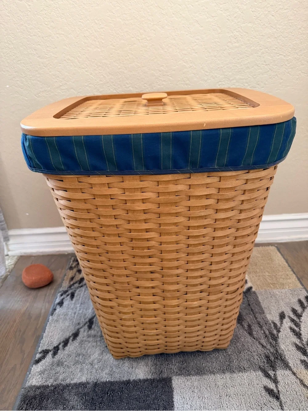 Longaberger Large Hostess Laundry Hamper 22” Tall with Lid Liner & Protector